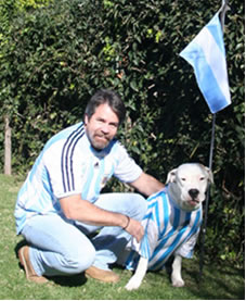 Dogo+argentino+hunting+boar